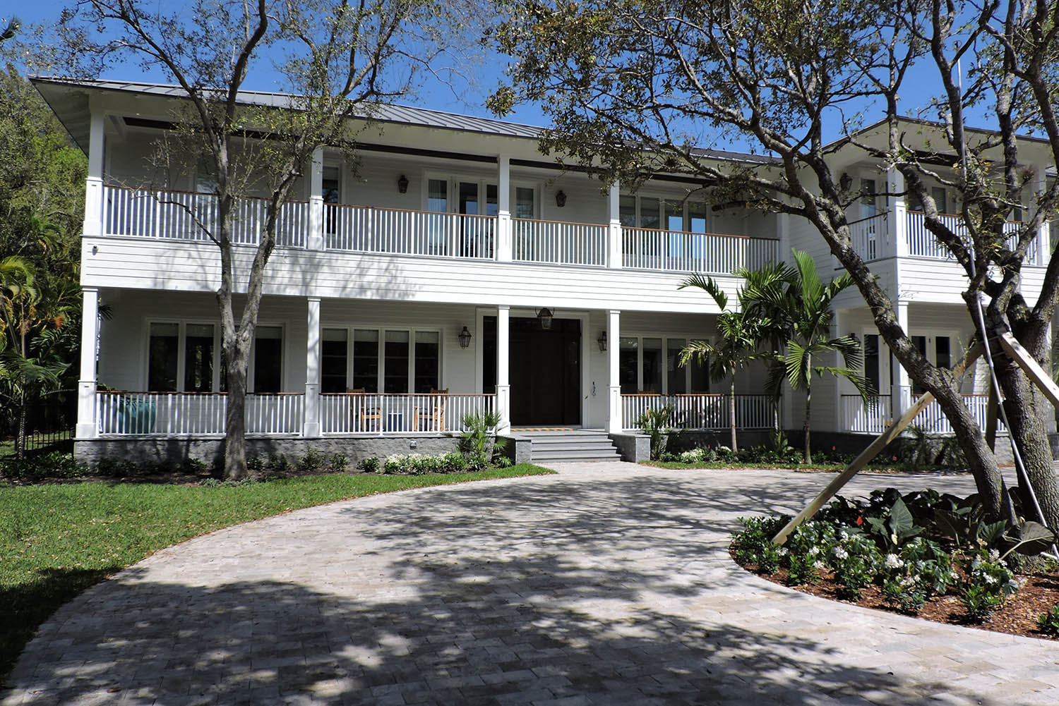 Custom Luxury Home: An image of a beautifully designed custom luxury home in Miami, Florida.